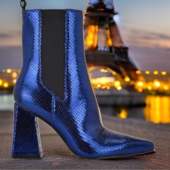 Marc Fisher Shoes - 🎩🗝️NWOB $219 Marc Fisher LTD Blue Metallic Leather Boots
